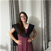 Paciente, creativa, simpática, comprensible, analítica , organizada y adaptable.